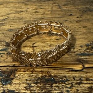 Elegant Stretchy Gold Leaf Bracelet